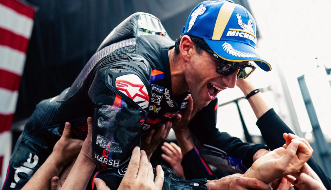 Aprilia Racing volvió a escribir una página dorada.